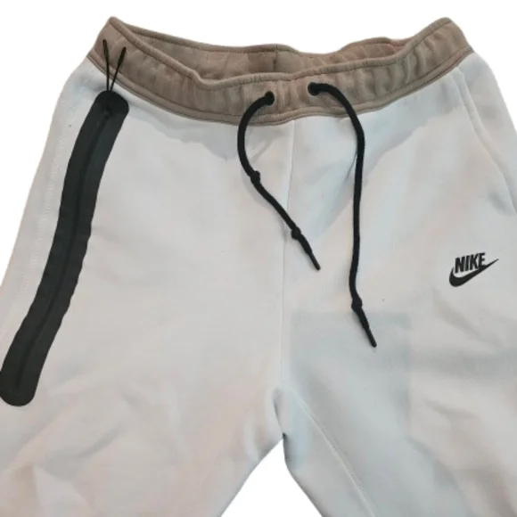 Nike Tech Fleece Pants - Picture 3 of 6